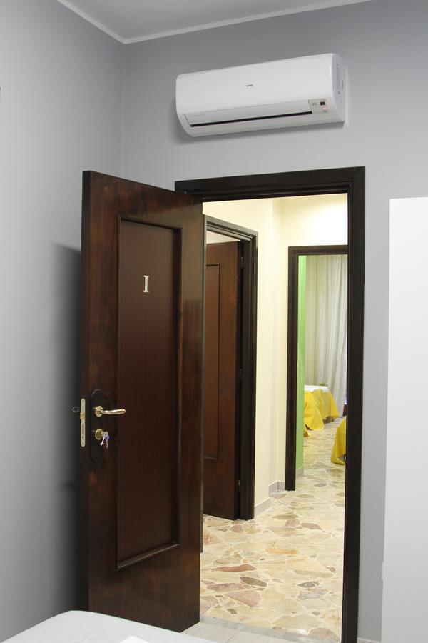 Santacroce B&B บาร์เลตตา ภายนอก รูปภาพ